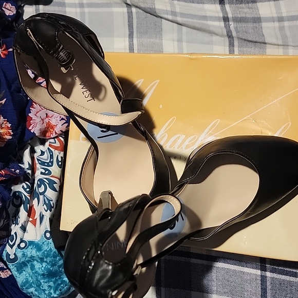 Nine West high heels - Picture 4 of 5